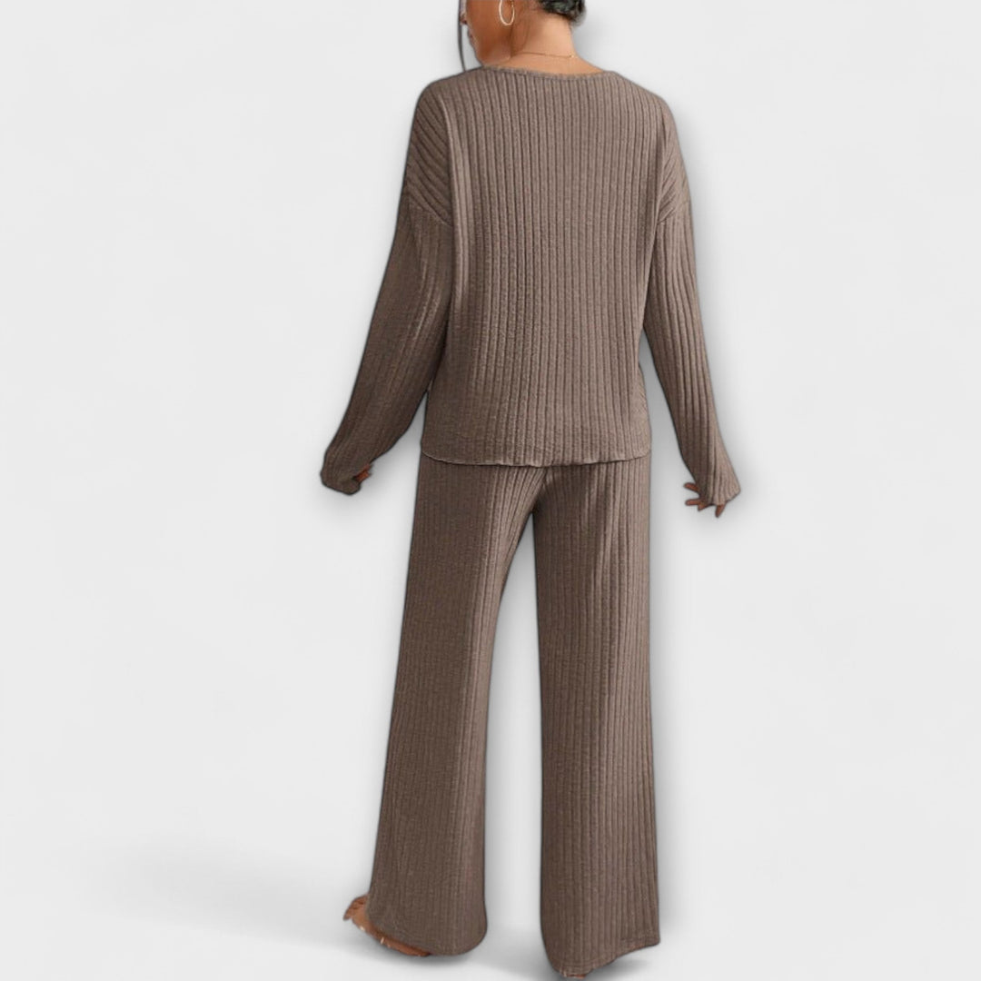Ribbed Loungewear Set | Cozy and Stylish Outfit